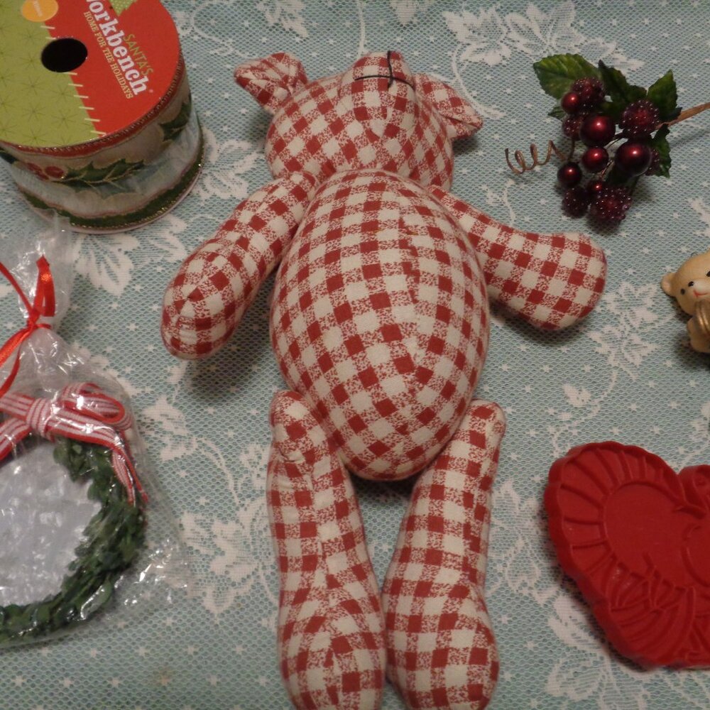 CHECKS BEAR TINY MUSIC BEAR CHRISTMAS RIBBON WREATHE ORN TURKEY CUTTER F…